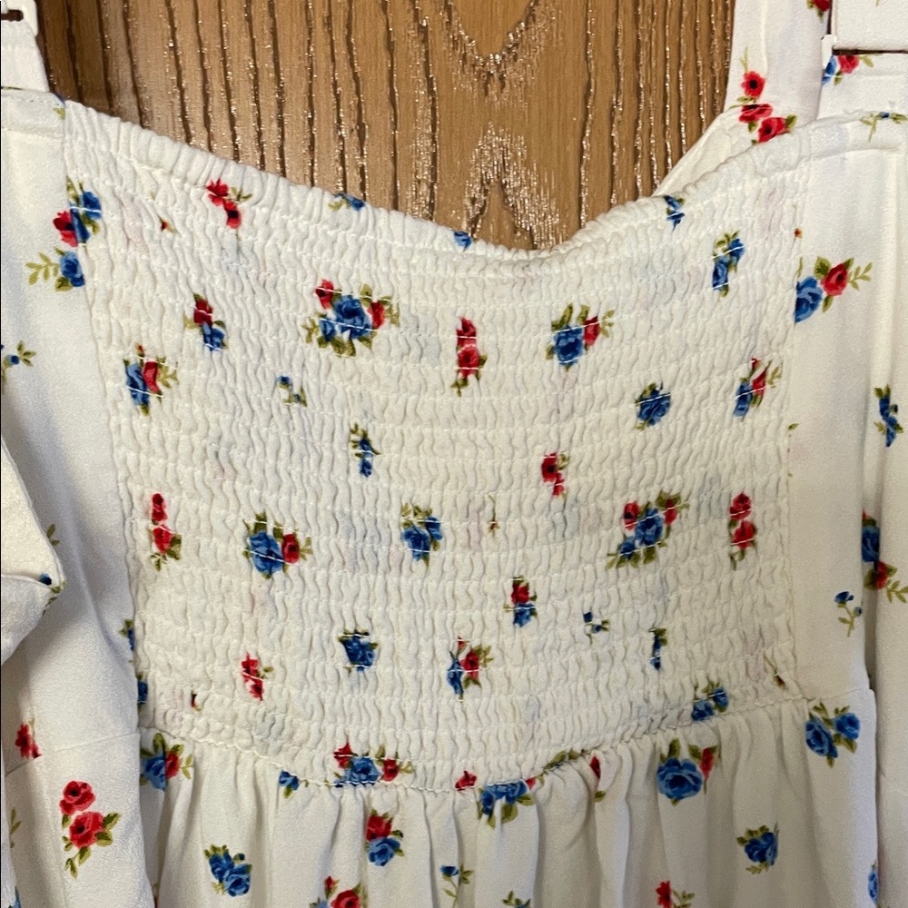 Old Navy White Floral Smocked sundress - Picture 3 of 5